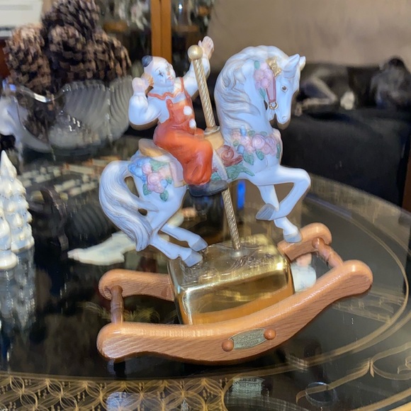 VINTAGE WESTLAND Carousel Waltz Signed Music Box Clown Figurine - Picture 1 of 4